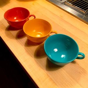 RARE Vintage teacups. Set of 3 in striking colours. $30